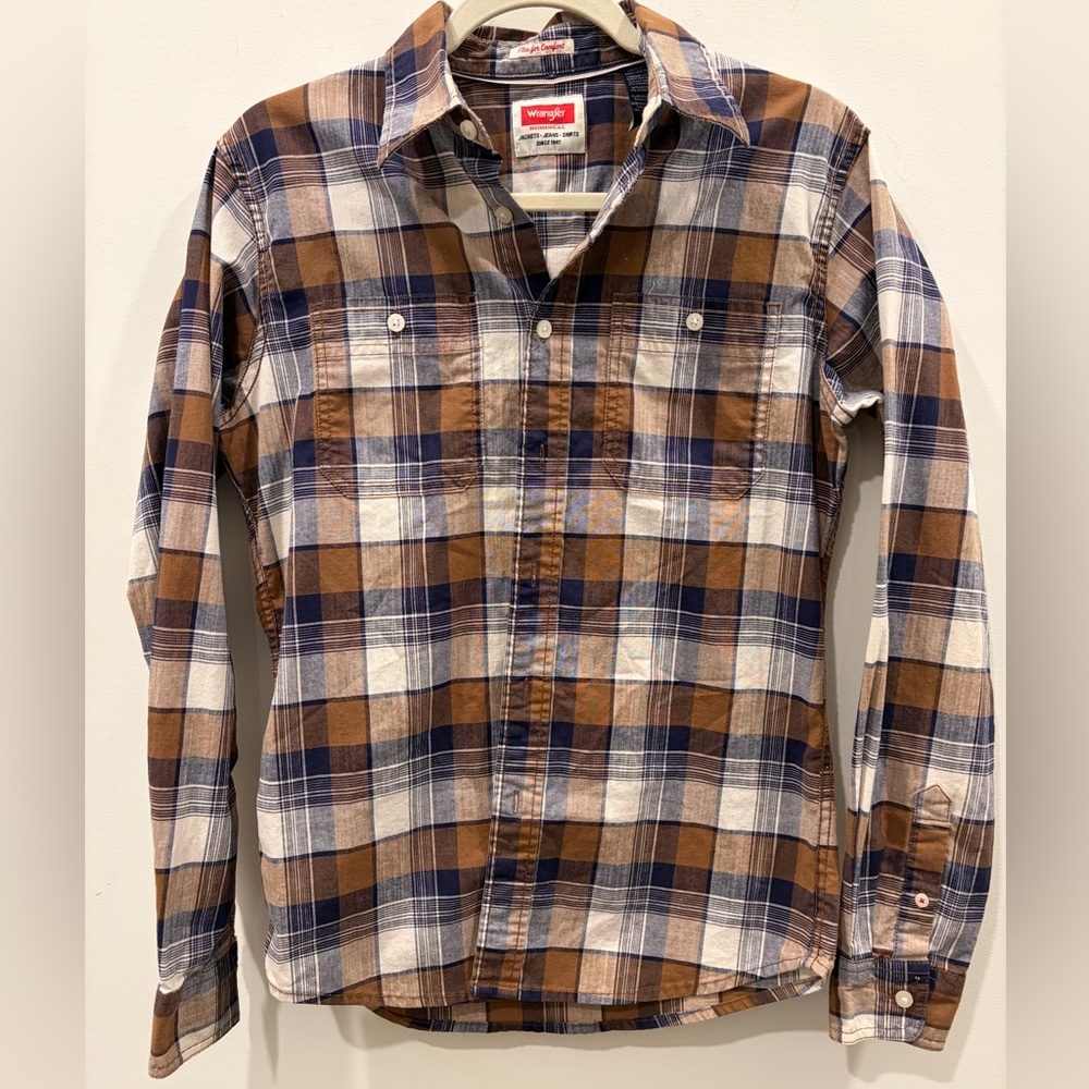 Wrangler Plaid Button-Down Shirt in Brown, Blue & White